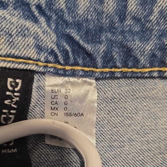 H&M Washed Light Blue Wide Leg Jeans - Picture 4 of 4